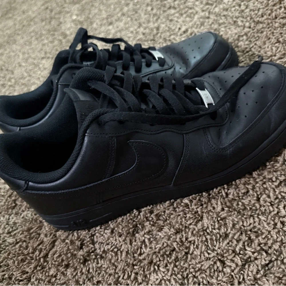Nike Men's Black Sneakers